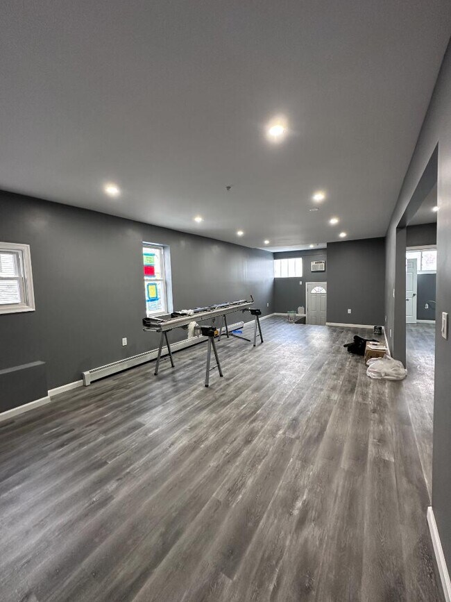 Building Photo - 153 Vine St