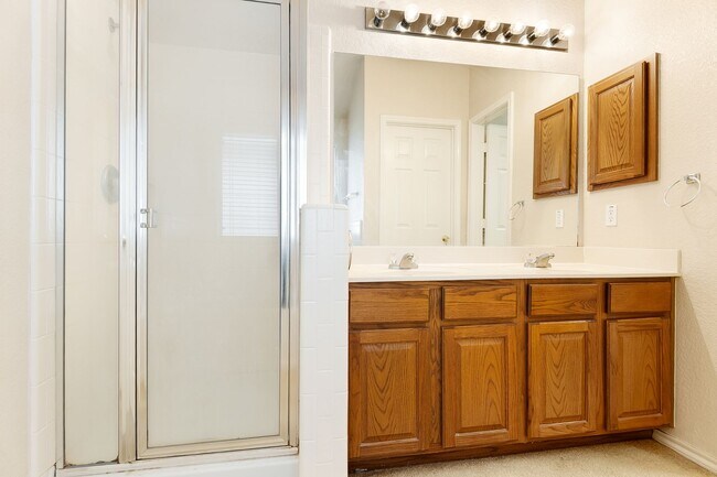 Building Photo - 3 Bedroom/2.5 Bath Villas at Canyon Golf S...