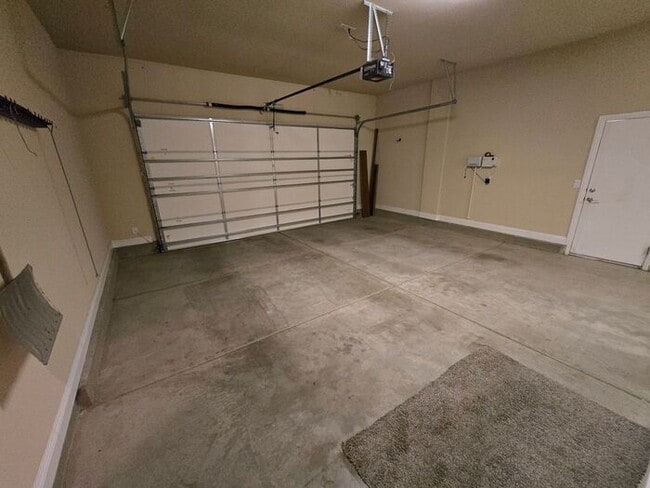 Building Photo - Beautiful Single-Story Home with Upgraded Kitchen & Spacious Backyard in Gated Community