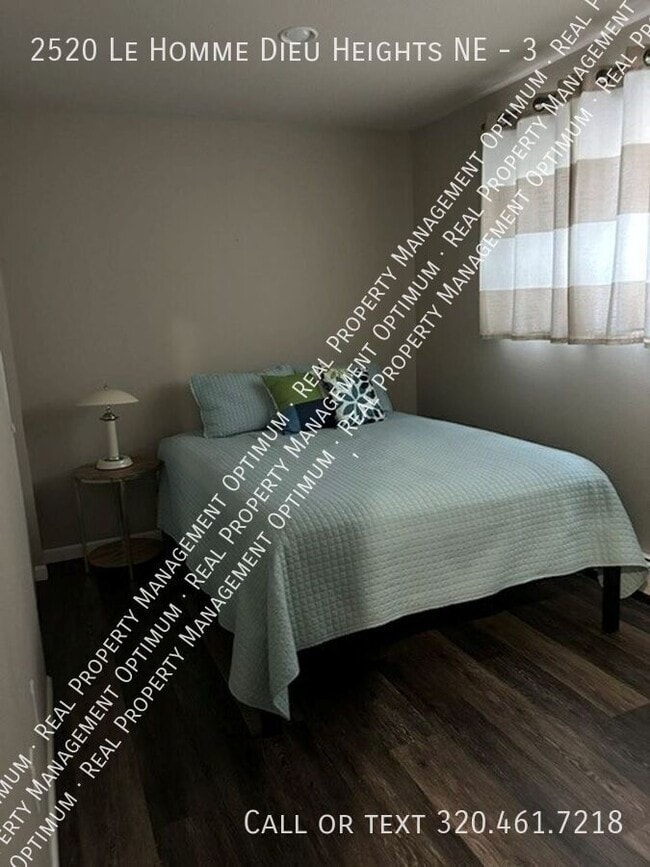Building Photo - 2520 Le Homme Dieu Heights NE