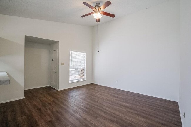 Building Photo - 612 Greenlawn Blvd