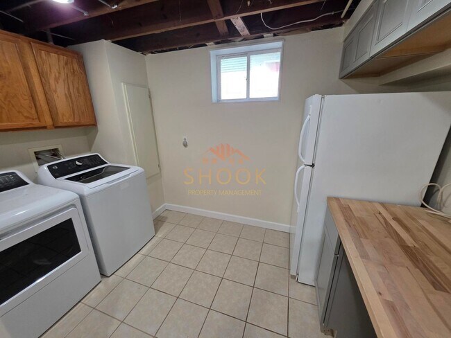 Building Photo - LOOK AT THIS 3 BR GEM WITH A BASEMENT UNDE...