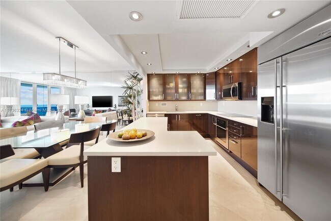 Building Photo - 2301 Collins Ave
