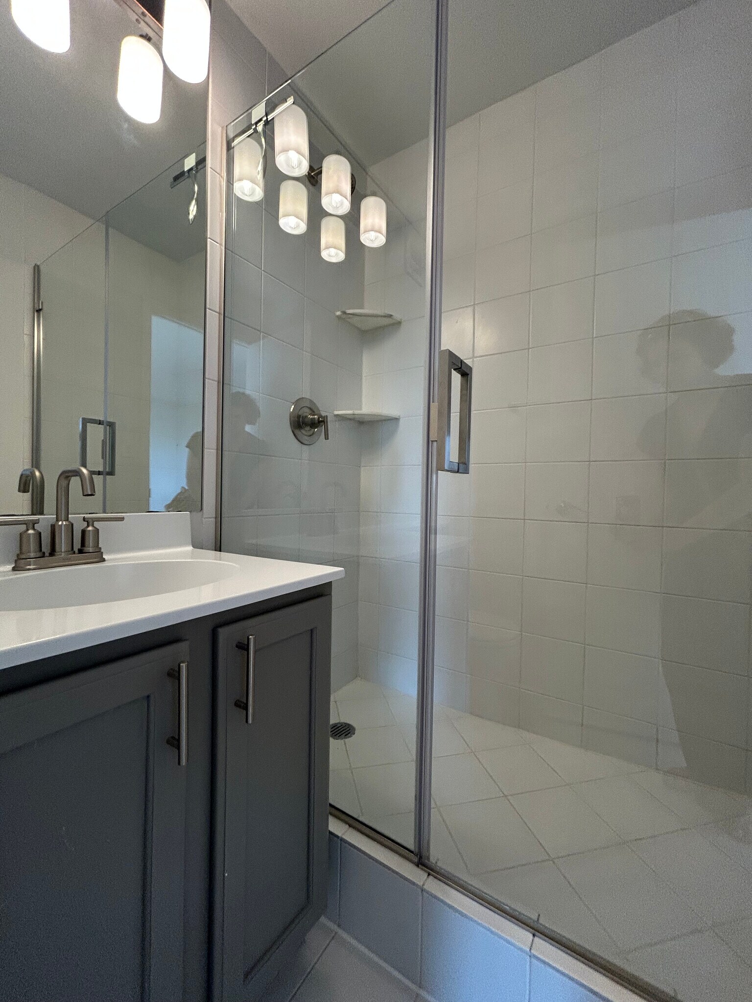 Building Photo - 1350 N Dearborn St