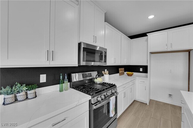 Building Photo - 195 Vander Rdg St