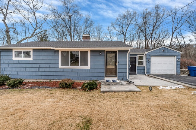 Primary Photo - 149 Lakeside Blvd E