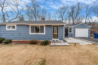 Building Photo - 149 Lakeside Blvd E