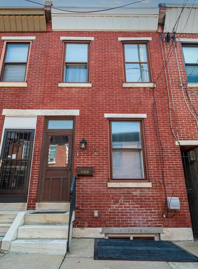 Building Photo - 1109 E Wilt St
