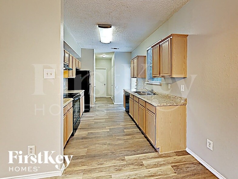 Building Photo - 530 Alameda Ave