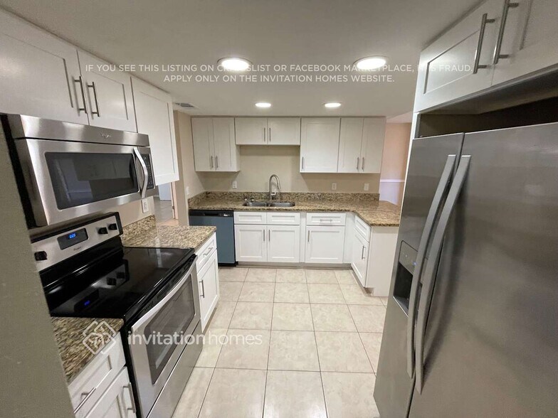 Building Photo - 2925 E 148th Ave