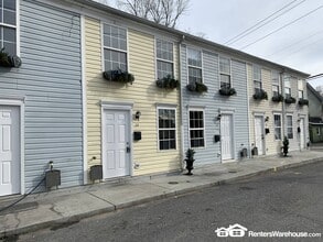 Building Photo - 18 Johnson Pl