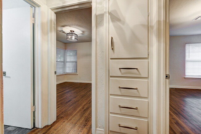 Building Photo - 1723 Churchill Way