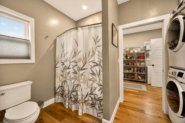 Building Photo - 860 Humbug Creek Rd