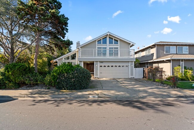 Building Photo - Serene Waterfront Home in Foster City