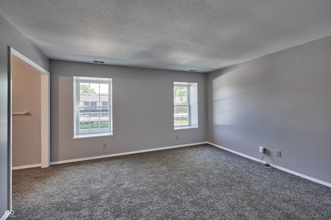 Building Photo - 922 Hoover Village Dr