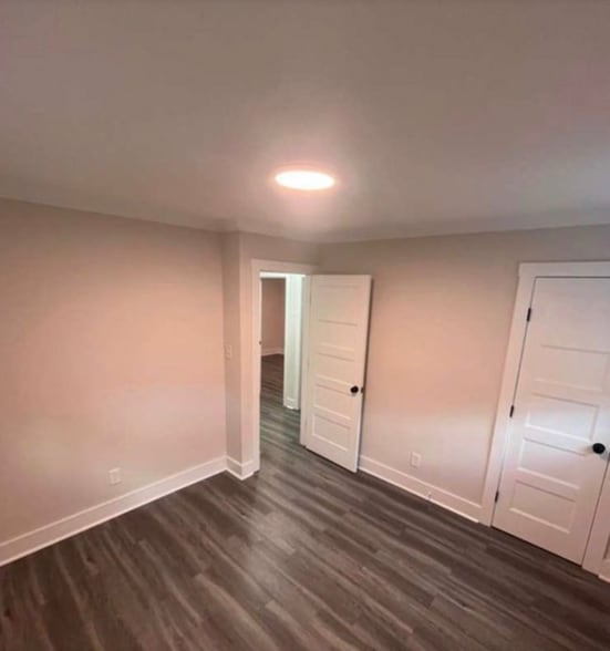 Building Photo - Room in House on Purser Dr