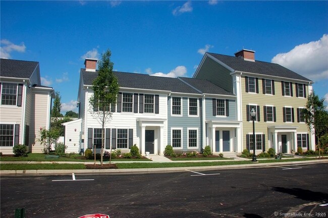 Building Photo - 4 Westwood Dr