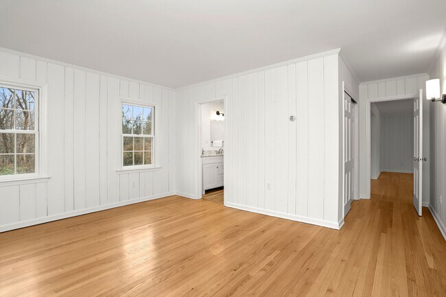 Building Photo - 148 Old Mill Rd