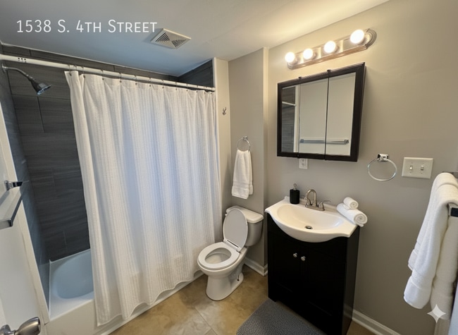 Building Photo - 1538 S 4th St