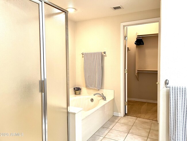 Building Photo - 15221 N Clubgate Dr
