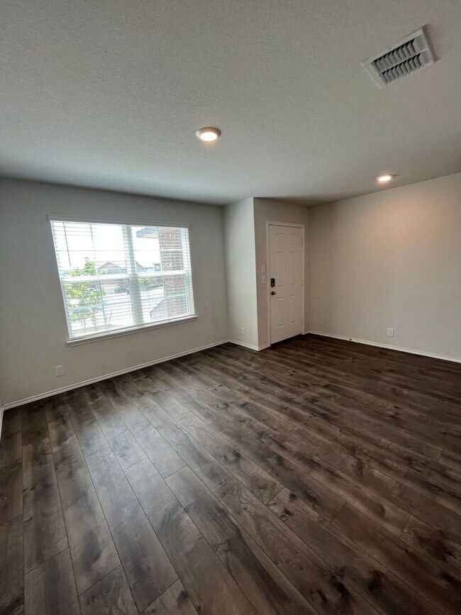 Building Photo - 6218 Tadpole Bluff
