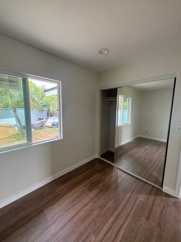 Building Photo - 903 Regal Canyon Dr