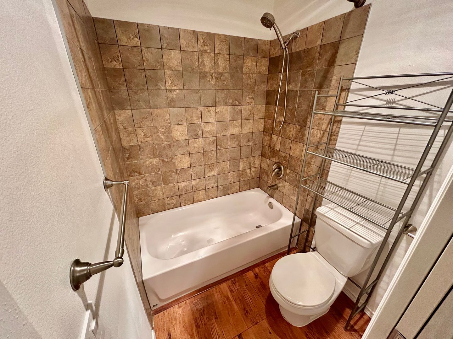 Building Photo - No Rent Until January 1, 2026!!!