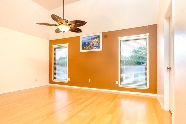 Building Photo - 2520 Hadley Cir