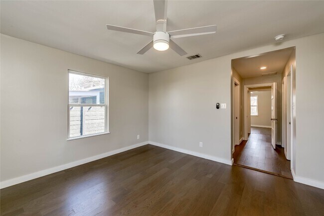 Building Photo - 4702 Bandera Rd