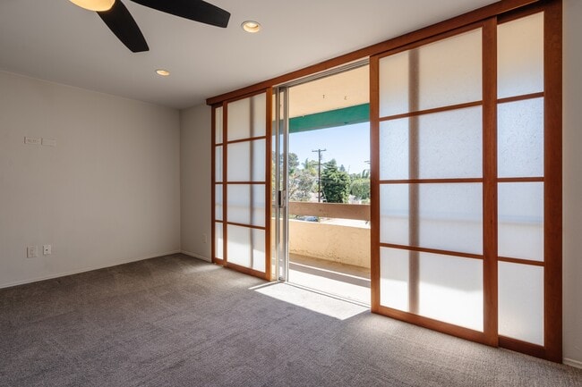 Building Photo - 6455 La Jolla BoulevardUnit 245 Ln