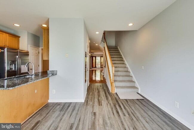 Building Photo - 5294 Jule Star Dr