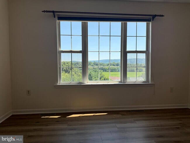 Building Photo - 1183 River Bend Ct