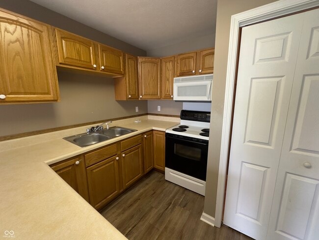 Building Photo - 81 Benny Ln