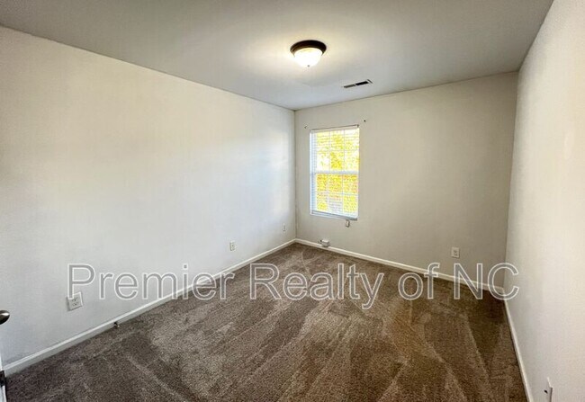 Building Photo - 2272 Hartfield Cir