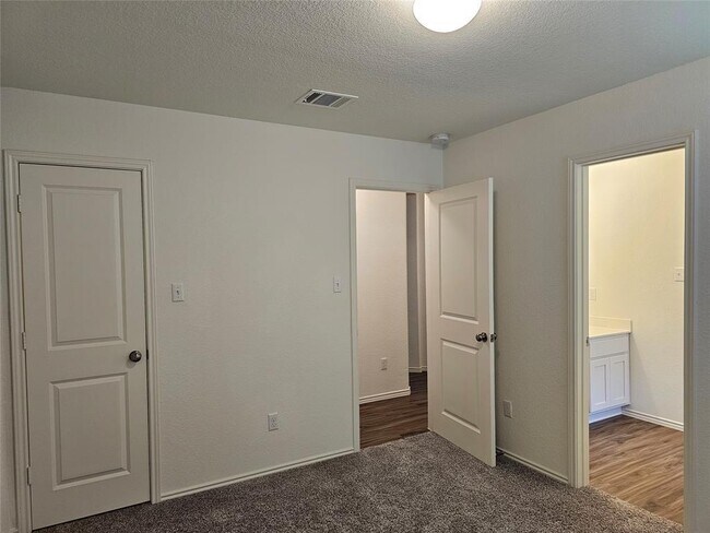 Building Photo - 21408 Bird Wing Dr
