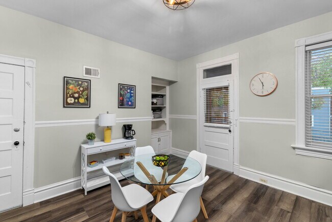 Building Photo - 2819 Shenandoah Ave