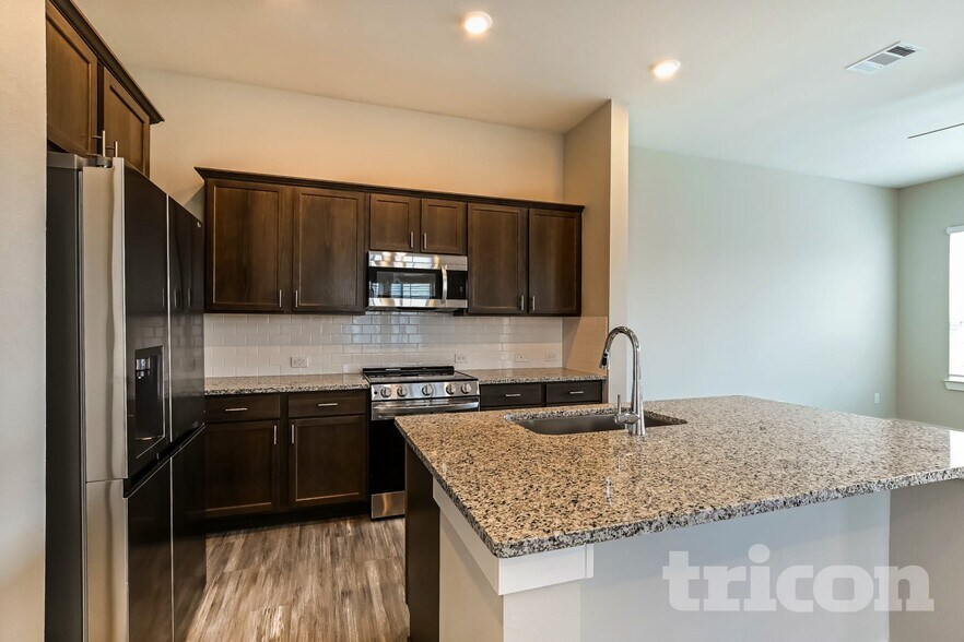 Building Photo - 22625 Terrazzo Dr