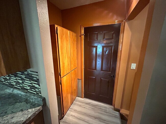 Building Photo - Charming 4 Bed, 1 Bath Home in Spokane Val...