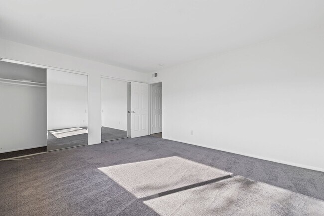 Building Photo - Beautiful Westlake First Neighborhood Family Home w/ Large Backyard with Panoramic Mtn Views