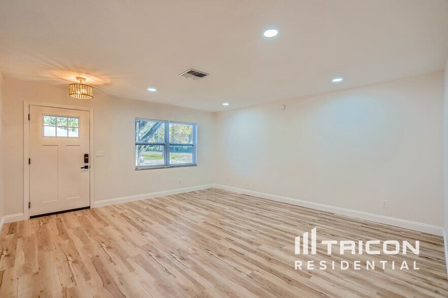 Building Photo - 2894 Cathy Ln