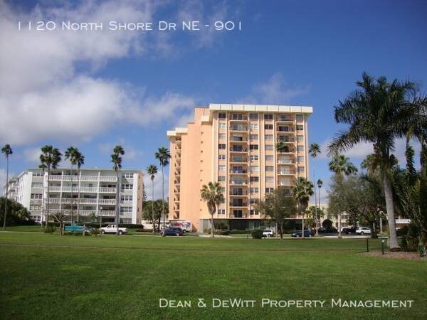 Building Photo - North Shore Condo with Amazing Water Views!