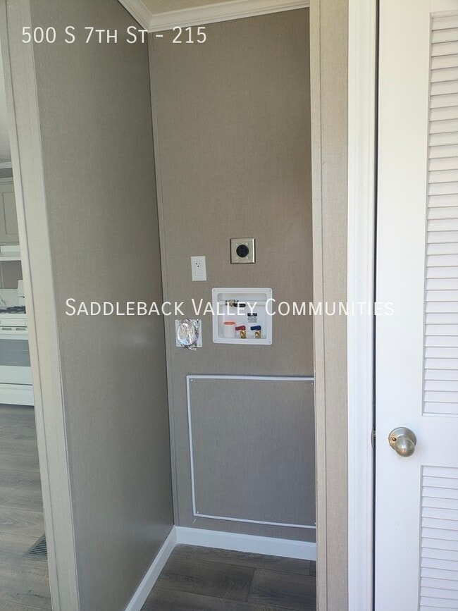 Building Photo - 500 S 7th St