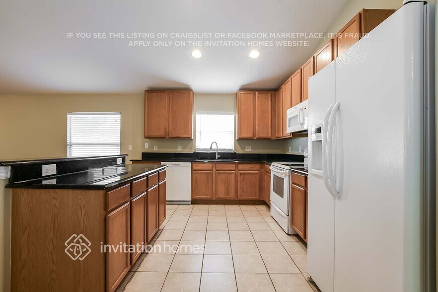 Building Photo - 2055 Golden Ivy Way