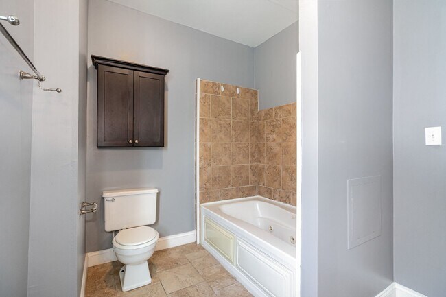 Building Photo - 2136 Susquehanna St