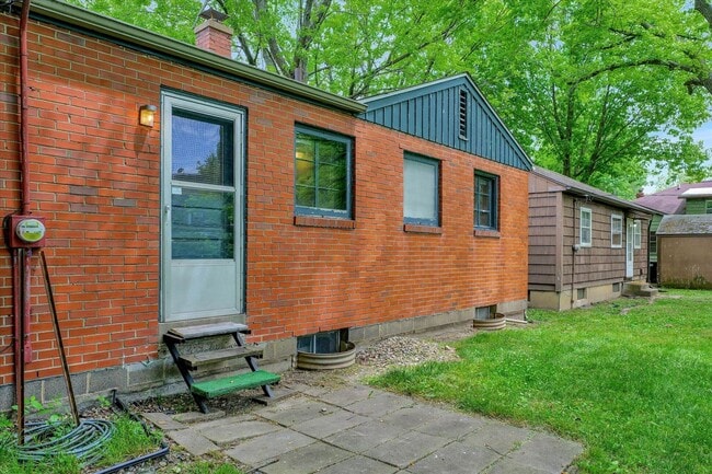 Building Photo - Sublease Available February 1st, 2026- Cha...