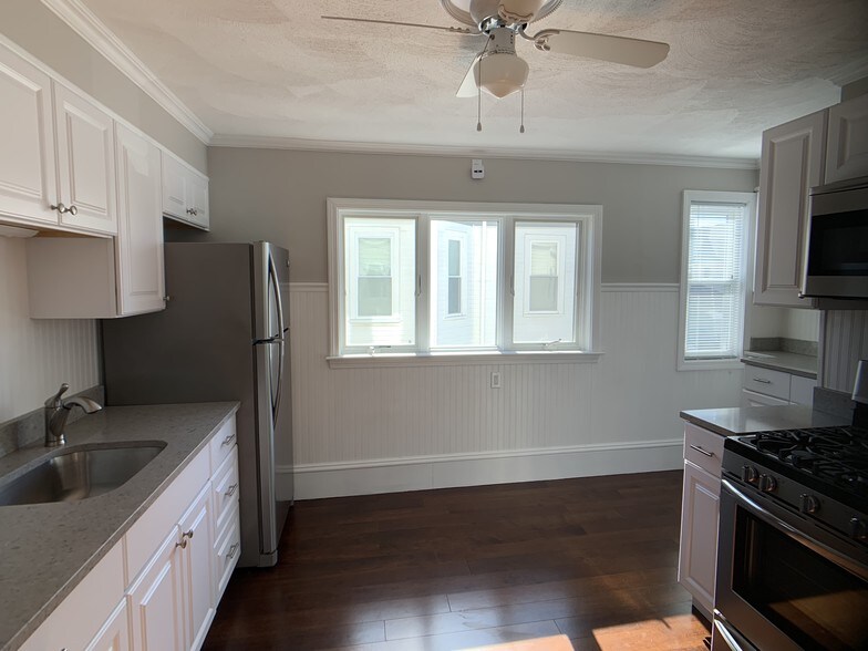 Building Photo - 130 Winthrop St