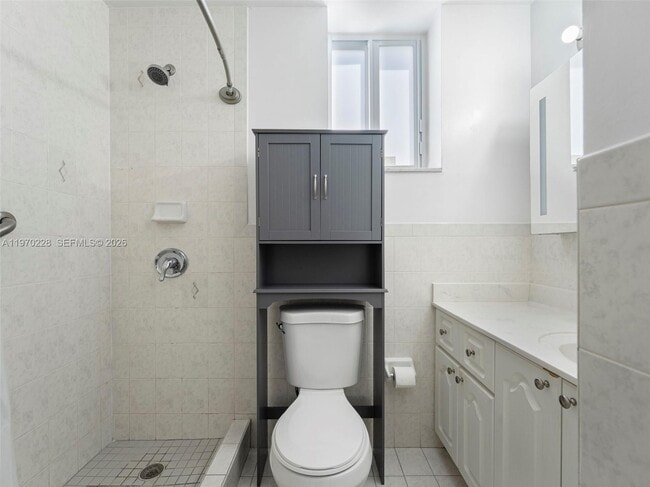 Building Photo - 1096 W 42nd Pl