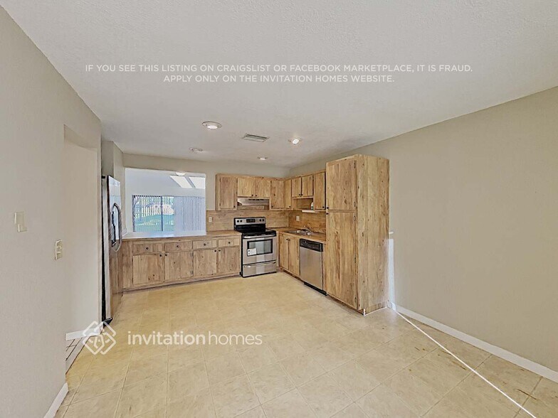Building Photo - 381 Wildwood Ln E
