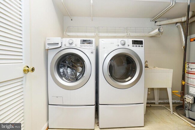 Building Photo - 2243 Journet Dr