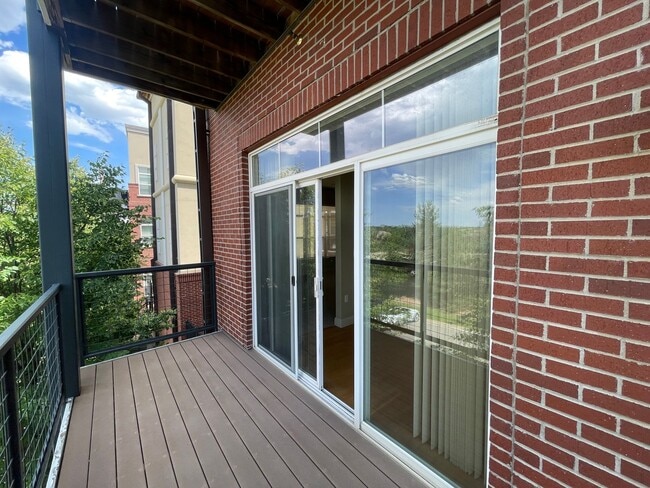 Building Photo - Stylish & Spacious 2-Bedroom Loft-Style Re...